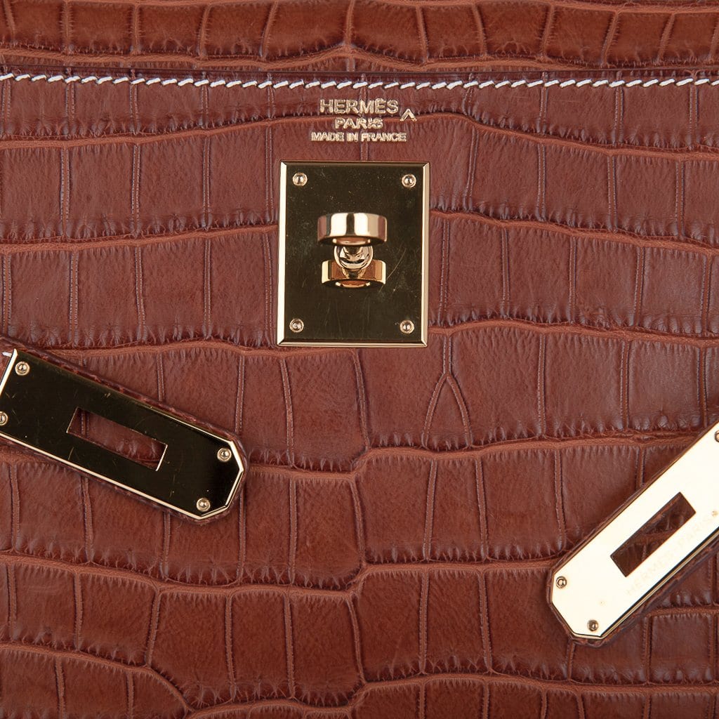 Fauve Matte Niloticus Crocodile Birkin 40 Gold Hardware, 2003, New York  Handbags & Accessories September 2022, 2022