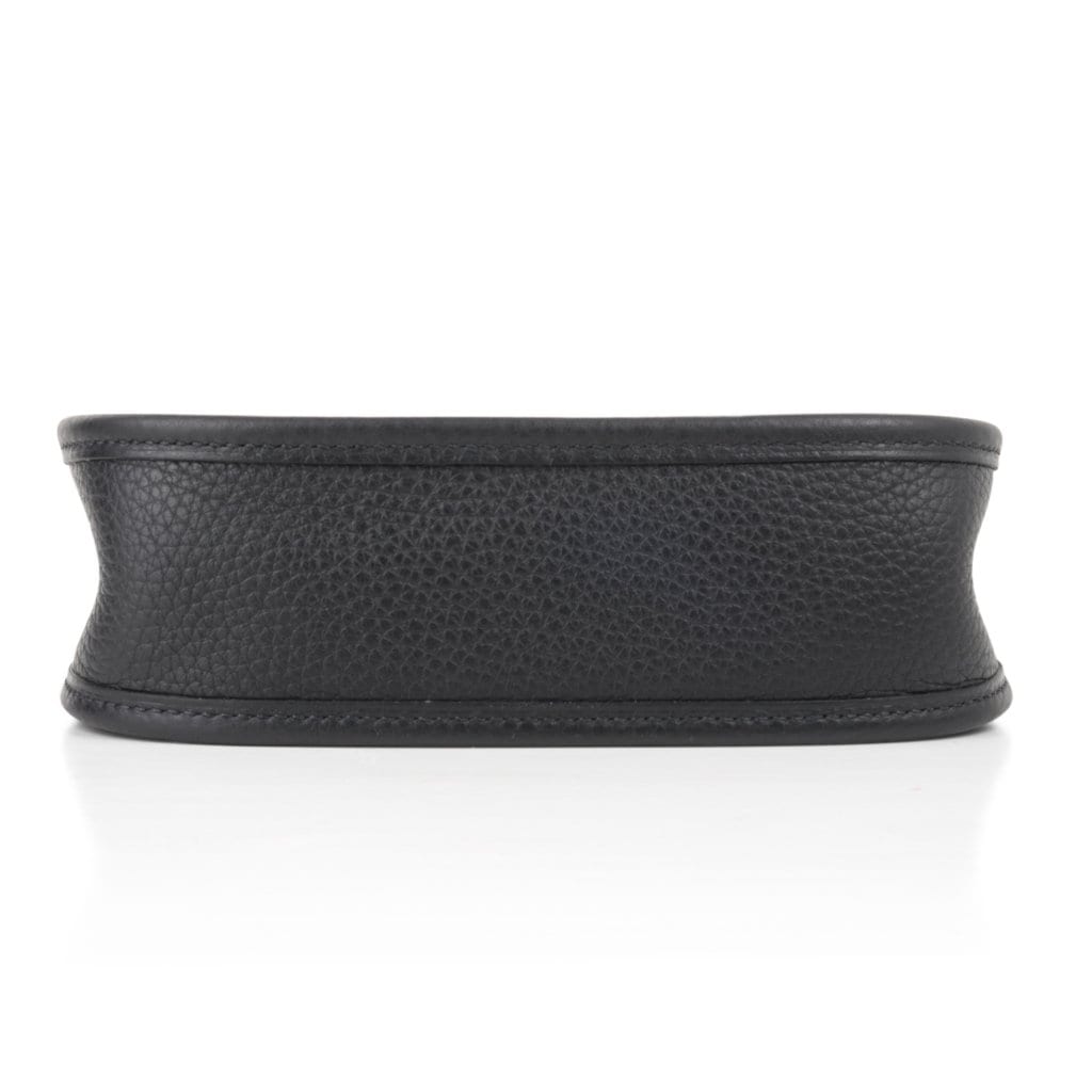 Hermès - Authenticated Evelyne Handbag - Leather Black Plain for Women, Never Worn