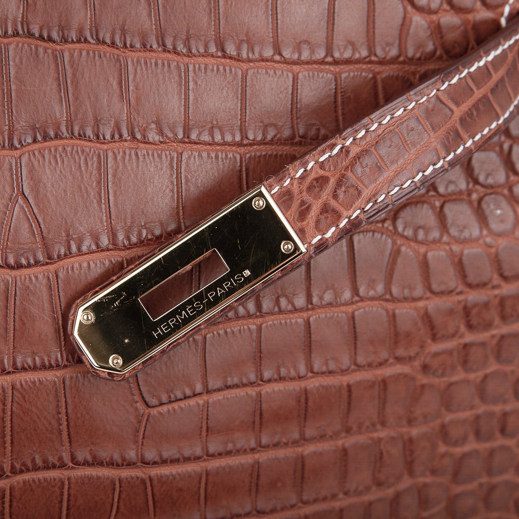 HERMÈS Kelly 28 handbag in Fauve Barenia leather with Gold