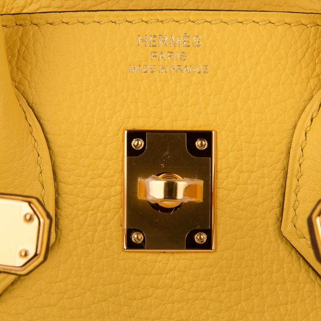 HERMÈS Kelly 25 handbag in Jaune de Naples Swift leather with