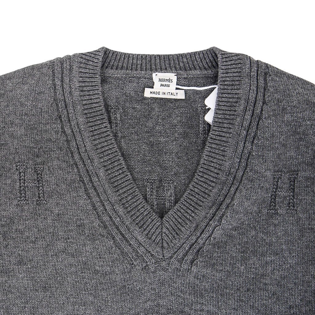 Hermes Sweater Voyage Wide V-Neck Gris Anthracite 42 / 8 New w/Pouch