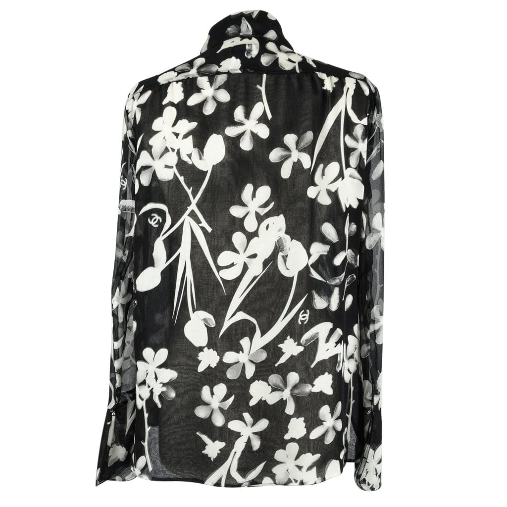 Chanel 04S Top Black and White Silk Chiffon Modern Floral Print Exquisite Detail 42 / 8 new - mightychic