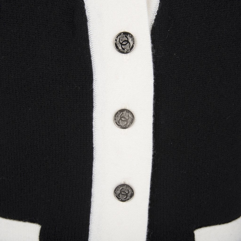 Chanel 06A Top Cashmere Black Off White Trim Great Buttons 42 / 8