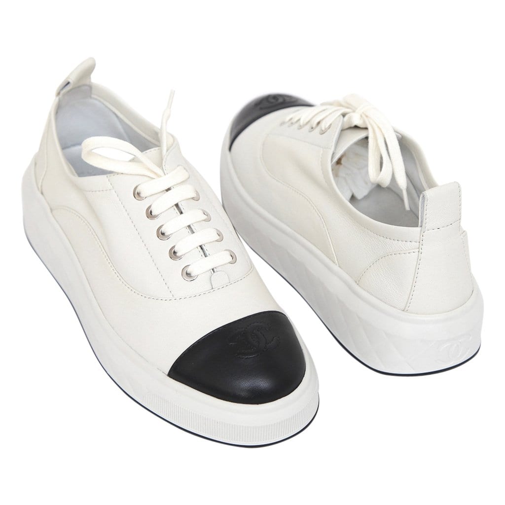 Chanel Sneakers Ivory White CC Size 38.5 – Coco Approved Studio