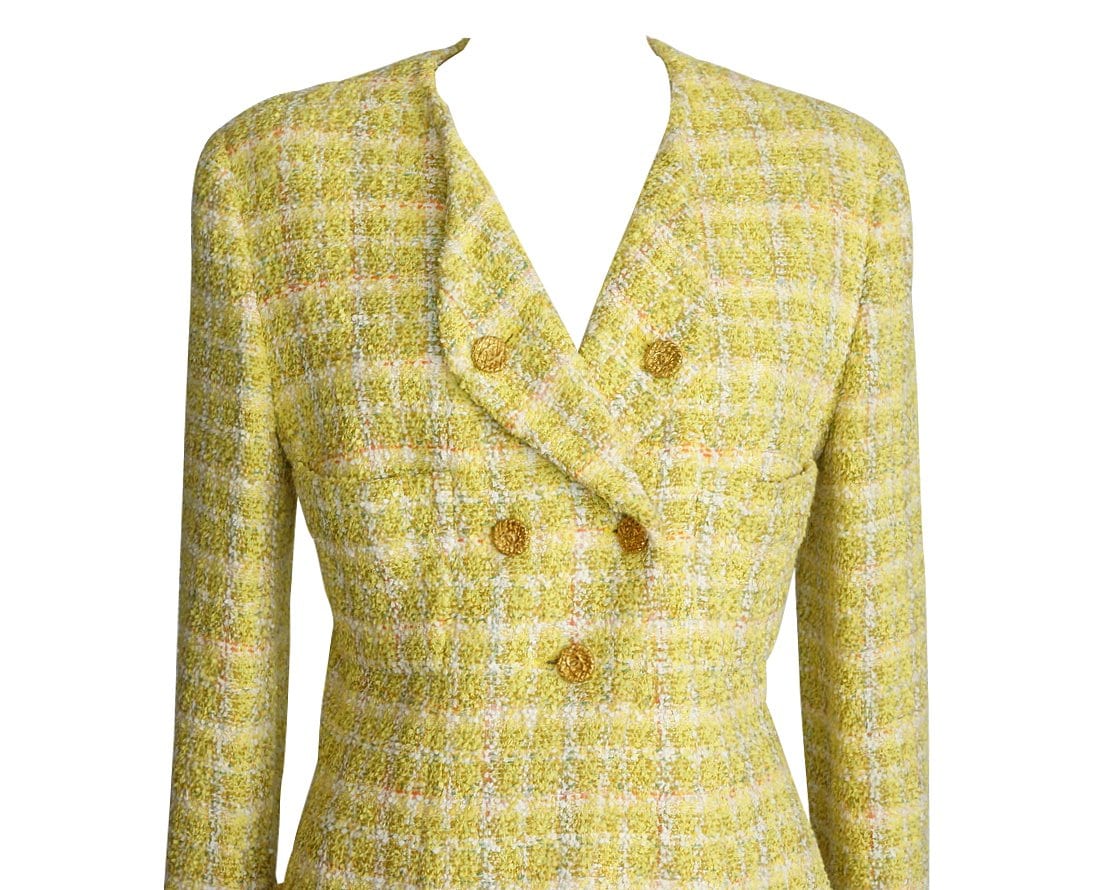 CHANEL IVORY 17P PINK GREEN GOLD LION HEAD CC BUTTONS TWEED JACKET 44