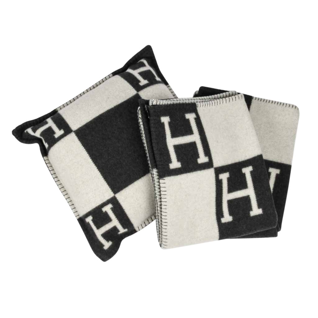 Hermes Blanket Avalon I Signature H Ecru and Gris Fonce Throw Blanket - mightychic