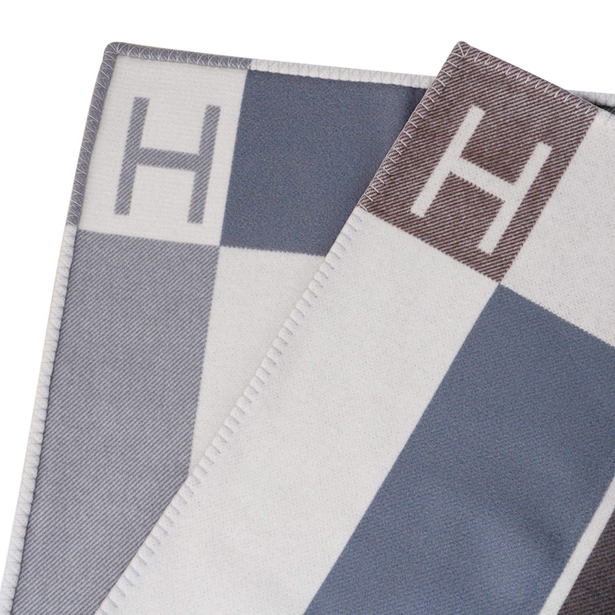 Hermes Avalon Vibration Throw Blanket Gris / Ecru Wool / Cashmere New