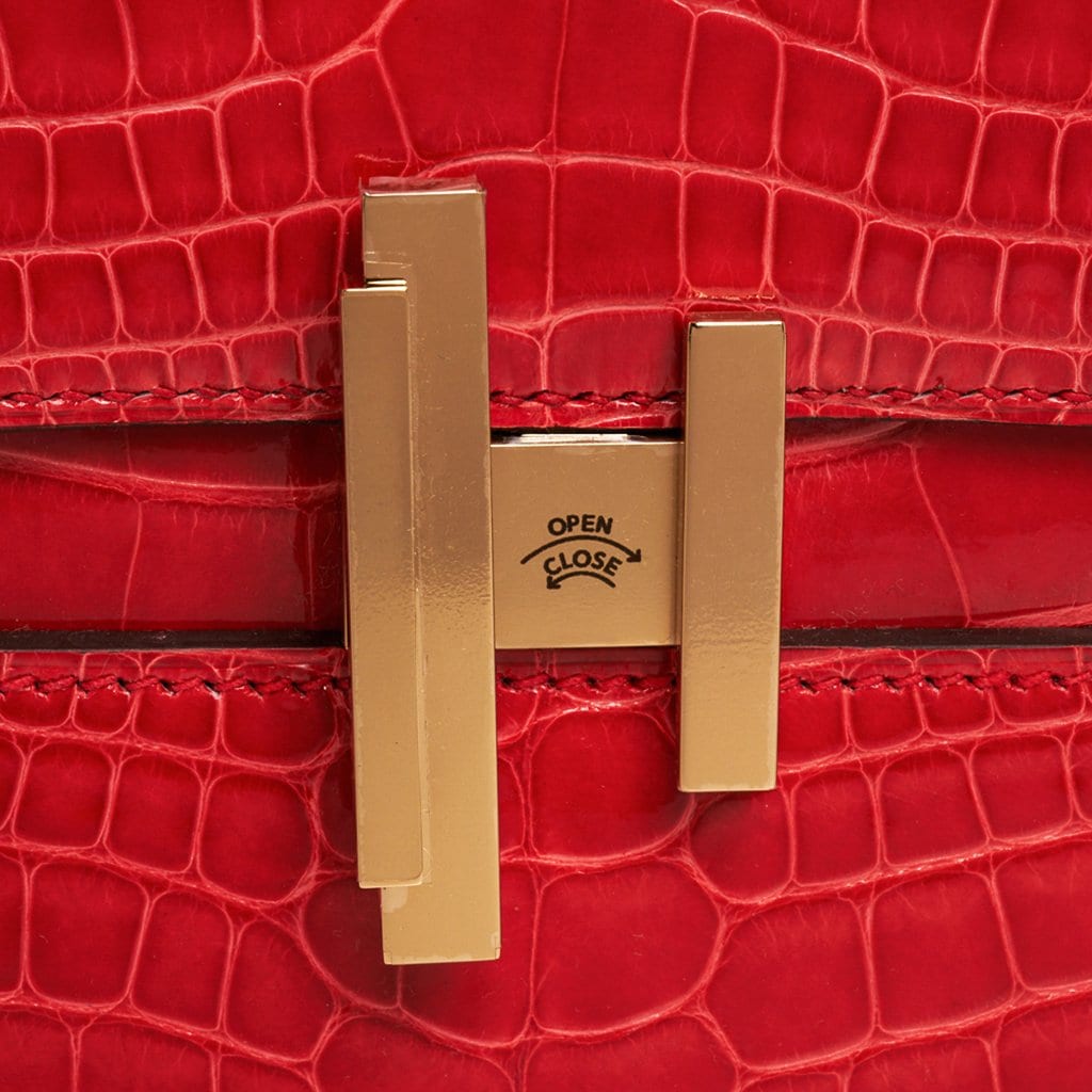Hermes Kelly Pochette Rouge de Coeur Shiny Alligator Gold Hardware