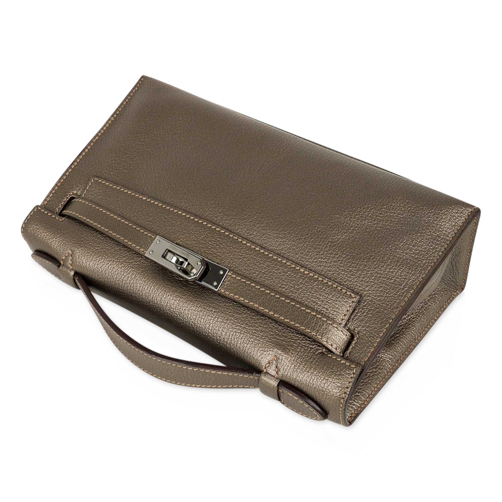 Hermès Anemone Swift Leather Kelly Pochette Bag with Gold Hardware., Lot  #58128