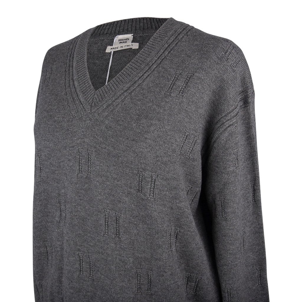 Hermes Sweater Voyage Wide V-Neck Gris Anthracite 42 / 8 New w/Pouch