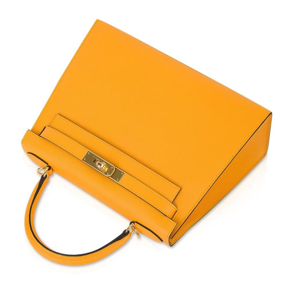 A GOLD EPSOM LEATHER SELLIER KELLY 28 WITH PALLADIUM HARDWARE, HERMÈS, 2021
