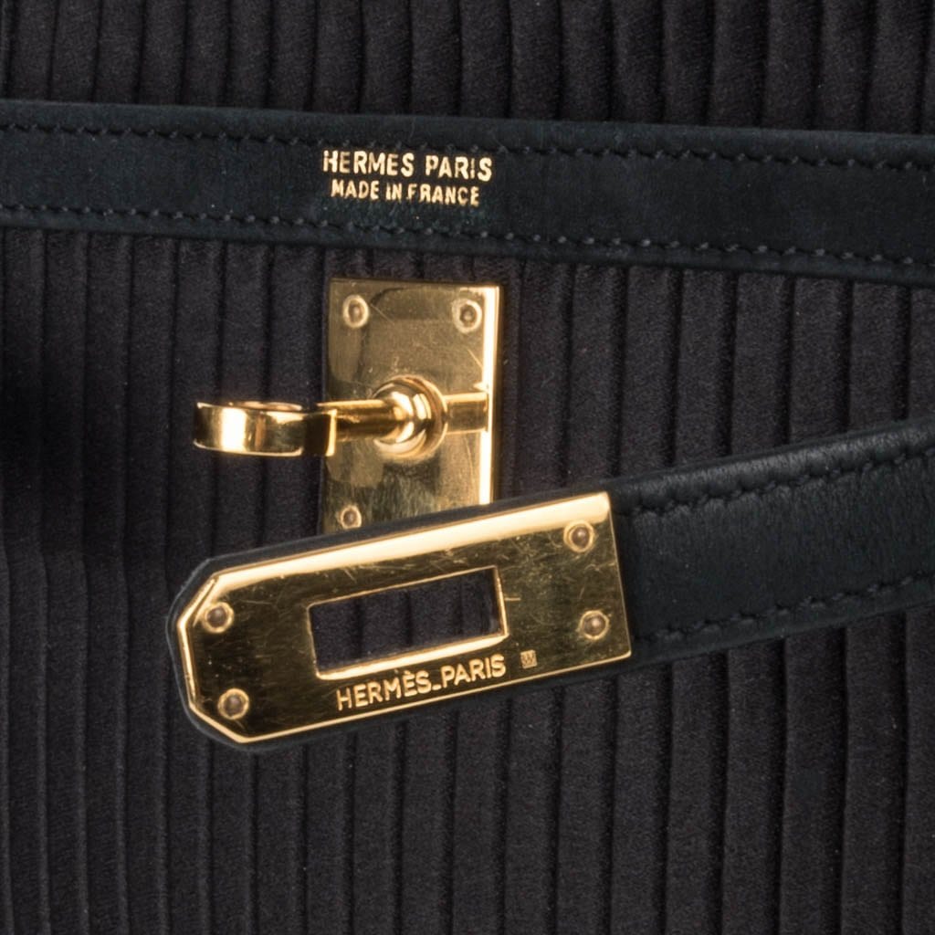 Hermès Kelly Rouge Vif Courchevel Mini Sellier Shoulder 20 Gold Hardware, 1992, Womens Handbag
