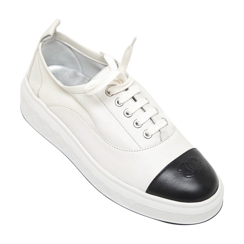 Chanel White/Silver Leather and Rubber CC Cap Toe Lace Up Sneakers Silvery  Metallic ref.332190 - Joli Closet