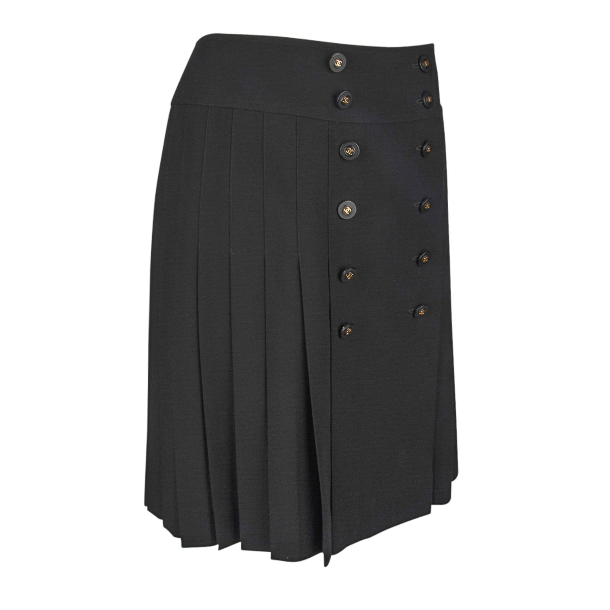 Chanel Vintage Pleated Skirt Size 40 / 6 – Mightychic