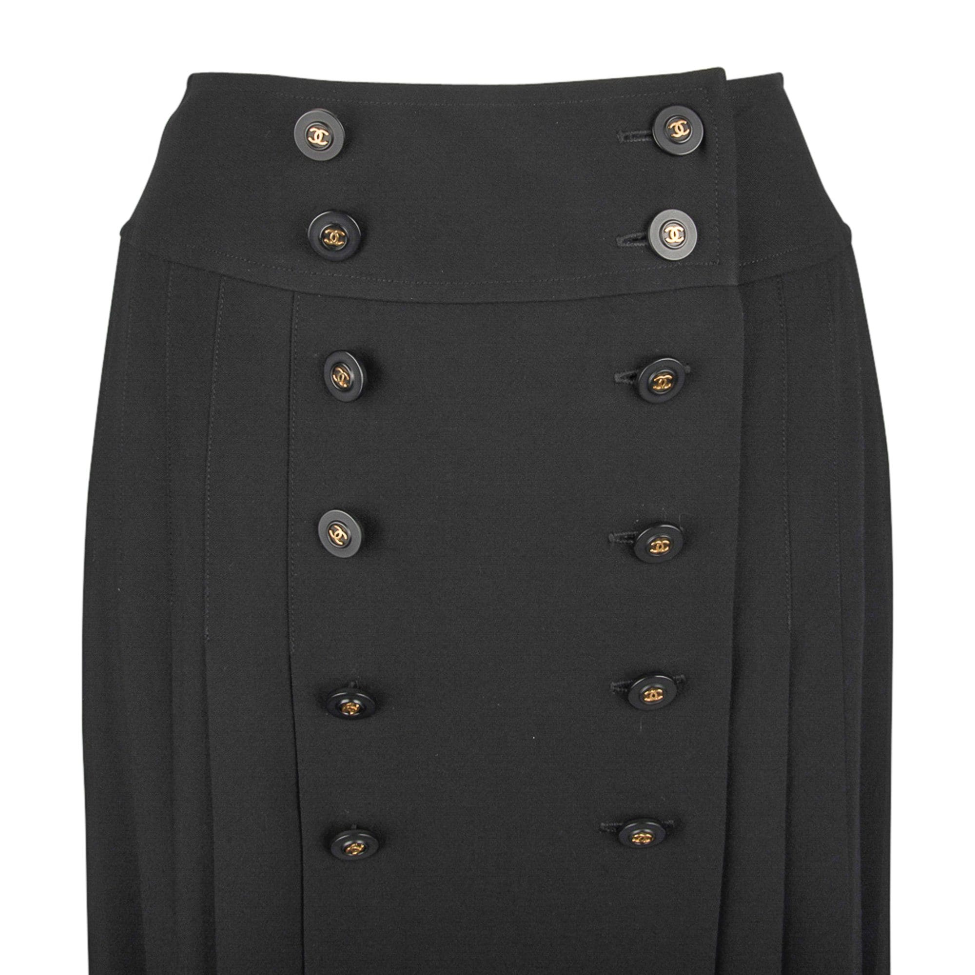 Chanel Vintage Pleated Skirt Size 40 / 6 – Mightychic