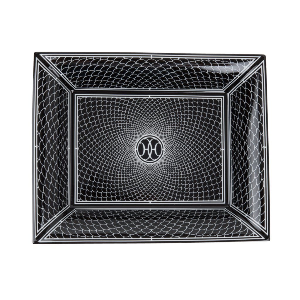 HERMES H-DECO 皿 ホワイト・ブラック Hermes H Deco Change Tray Black w/ White Porcelain | Mightychic